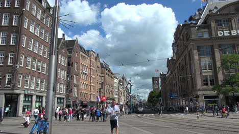 Amsterdam-palace-on-dam-square