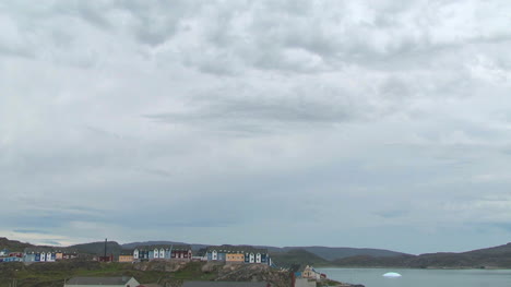Grönland-Qaqortoq-Häuser-Auf-Grat-Zeitraffer-P