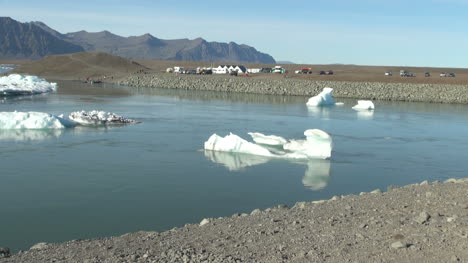 Iceland-Jokulsarlon-ice-floes-2