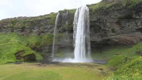 Island-Selijalandsfoss-Wasserfall