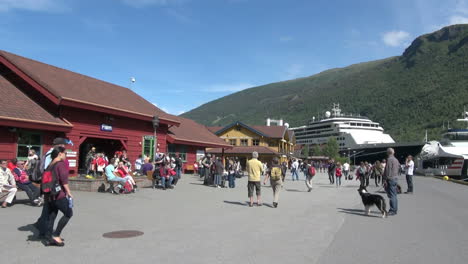 Norway-Flam-tourists-at-the-docks-6s