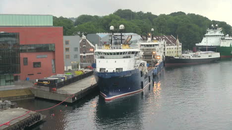 Norwegen-Stavaner-Schiff-Angedockt-S