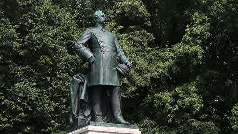 Berlin-Tiergarten-Albrecht-Graf-von-Roon-statue