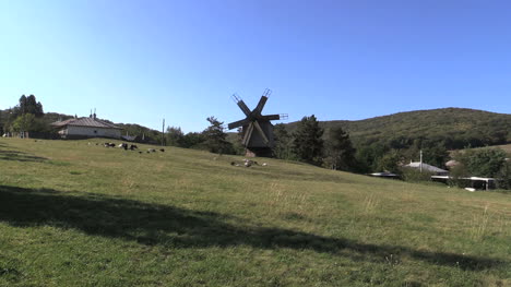 Romania-windmill-zoom-in-cx1