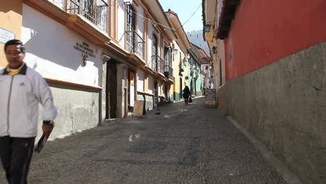 Bolivia-La-Paz-back-street-with-two-men