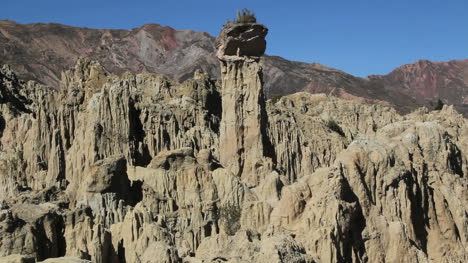 Bolivien-La-Paz-La-Luna-Tal-Gezackte-Spitze
