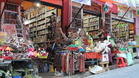 La-Paz-open-market-stalls