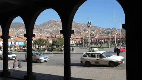 Cusco-traffic-and-plaza-c