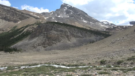 Kanada-Icefields-Parkway-Mountains-Unter-Bow-Falls