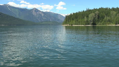 British-Columbia-Lower-Arrow-Lake-view