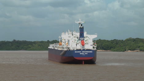 Amazon-ship-in-river