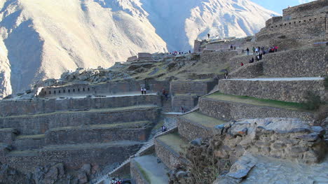 Perú-Valle-Sagrado-Ollantaytambo-Escalera-Arriba-Terraza-Pendiente-3