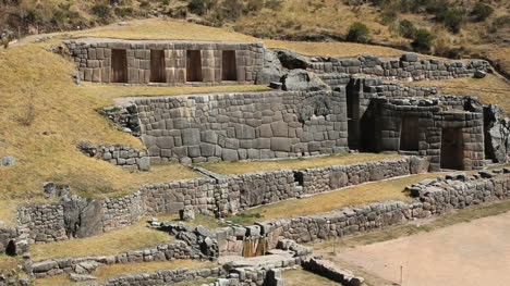 Peru-Tambomachay-four-stone-walls-in-hillside-2