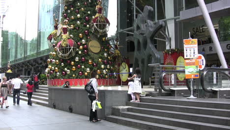 Singapore-city-Christmas-tree