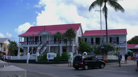 Grand-Cayman-George-Museum-Und-Touristen