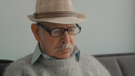 Portrait-Of-Elderly-Man-Reading