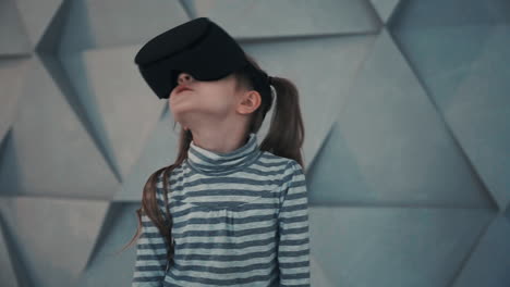 Child-Using-A-Vr-Headset-1