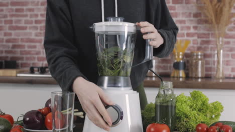 Blender-With-Vegetables,-Cooking-Detox-Smoothie-Juice