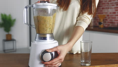 Blender-With-Fruits-And-Vegetables,-Cooking-Detox-Smoothie-Juice