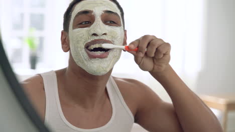 Schöner-Schwarzer-Mann-Mit-Gesichtsmaske-Putzt-Sich-Die-Zähne-1
