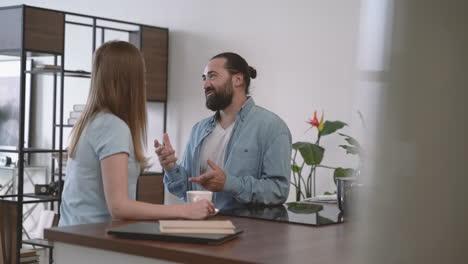 Bearded-Man-Has-An-Interesting-Conversation-With-A-Young-Woman-3