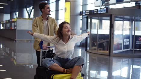 Romantic-Couple-In-Airport
