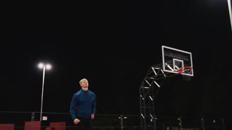 Focused-Blond-Man-Running-In-The-Park-At-Night-4