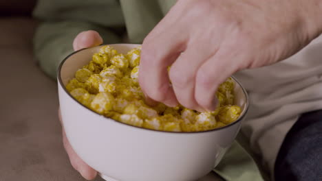 Close-Up-Of-Sweet-Caramel-Popcorn-In-Bowl