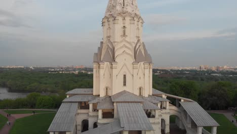 Moscow-Moska-River-and-Chuch-of-Kazan-4k-from-a-drone-in-the-afternoon