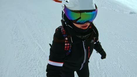 Woman-skiing-in-winter-scenery