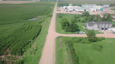 Drohnen-Luftbild-Eines-Internationalen-Export-Agrarunternehmens,-Das-Saatgut-In-Die-Ganze-Welt-Exportiert,-In-Nebraska,-USA-1