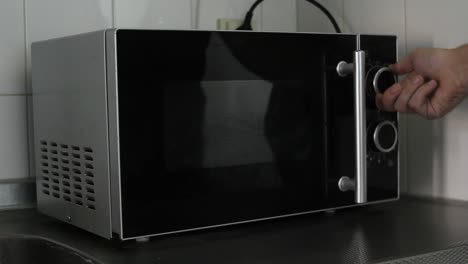 Setting-wattage-on-microwave-to-350w---wideshot