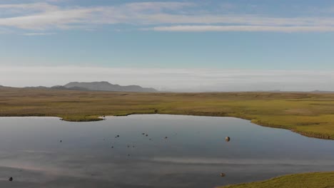 Iceland-beautiful-Landscape-with-Lake