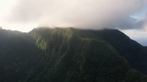 Tahití,-Metraje-De-Drones-En-La-Playa-De-La-Isla-De-Moorea-7