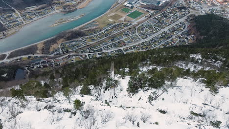Vogelperspektive-Auf-Das-Stadtbild-Von-Andalsnes-Vom-Aussichtspunkt-Rampestreken-In-Norwegen