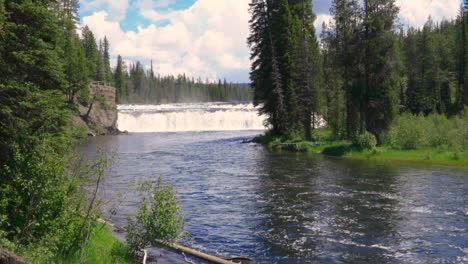 Picturesque-Waterfall-in-Montana-Wilderness-National-Park,-Static-Real-Time