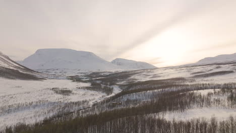 Vast-snowy-wilderness-in-Scandinavia
