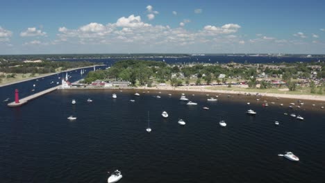 Muskegon,-Michigan-marina-with-drone-video-moving-sideways
