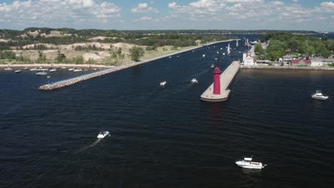 Muskegon,-Michigan-lighthouse-with-drone-video-moving-forward