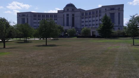 Michigan-State-Supreme-Court-building-in-Lansing,-Michigan-with-gimbal-video-tilting-up