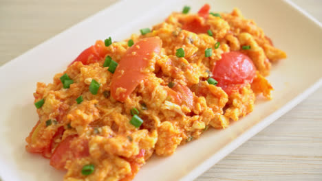 Stir-fried-tomatoes-with-egg-or-Scrambled-eggs-with-tomatoes---healthy-food-style-1