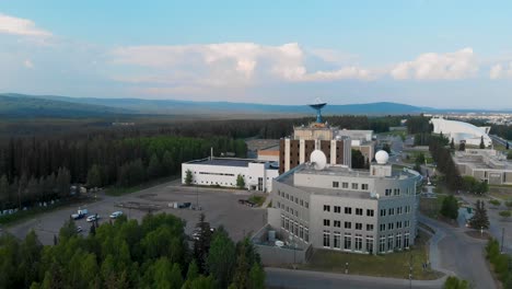 4K-Drone-Video-of-Satellites-and-Radomes-on-the-Campus-of-the-University-of-Alaska-Fairbanks,-AK-during-Summer-Day-2