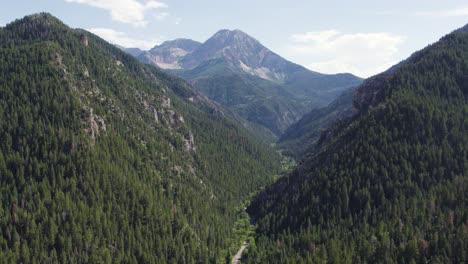 Timpanogos-Peak-in-American-Fork-Canyon-on-Sunny-Summer-Day,-Aerial