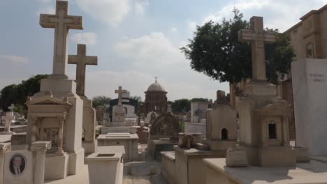 Koptischer-Friedhof-In-Kairo-Im-Sommer