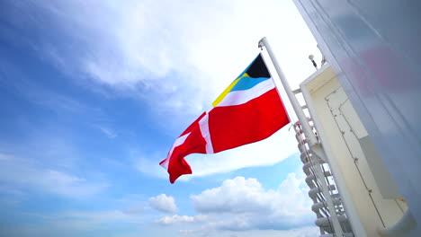 Seachoice-Bahamas-Courtesy-Flag-Auf-Einer-Kreuzfahrt-In-Singapur