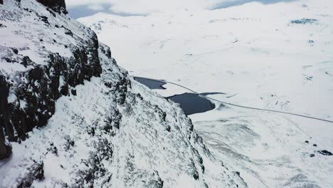 Disparo-De-Drones-Para-La-Montaña-En-Islandia