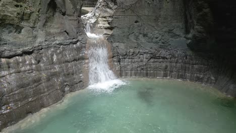Waimarang-Wasserfälle-Insel-Sumba-Ostindonesien-1