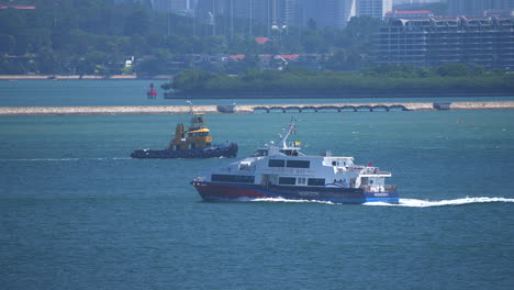 Barcos-En-El-Mar-A-Cámara-Lenta-Singapur