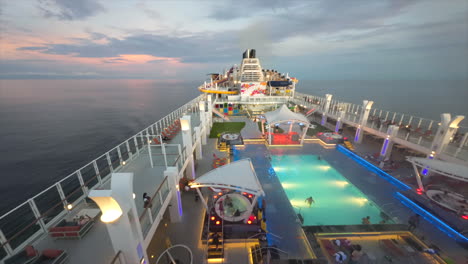 Cruise-top-view-day-to-night-cruise-top-view-time-lapse-cruise-getting-dreams-in-Singapore