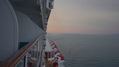 Cruise-side-sea-the-view